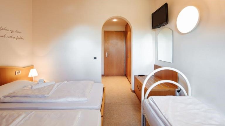 Hotel Corno Bianco Nova Ponente Luaran gambar