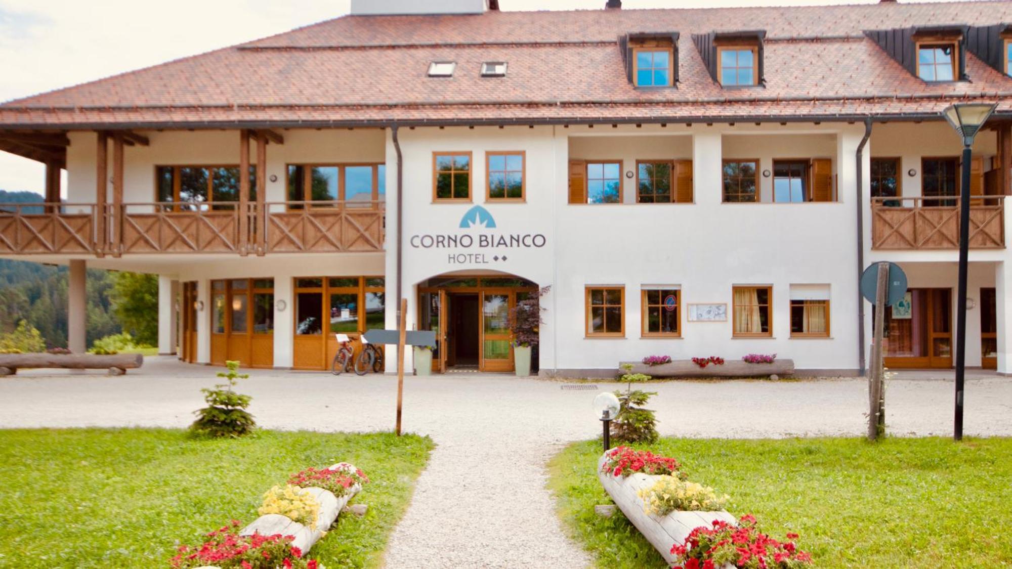 Hotel Corno Bianco Nova Ponente Luaran gambar