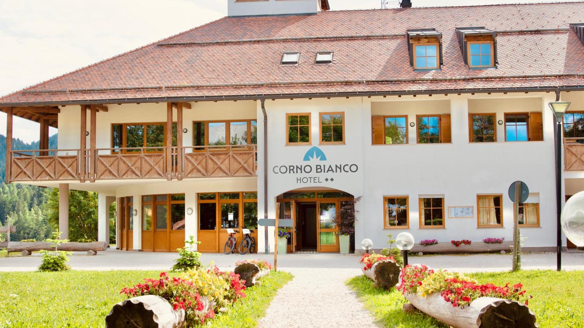 Hotel Corno Bianco Nova Ponente Luaran gambar